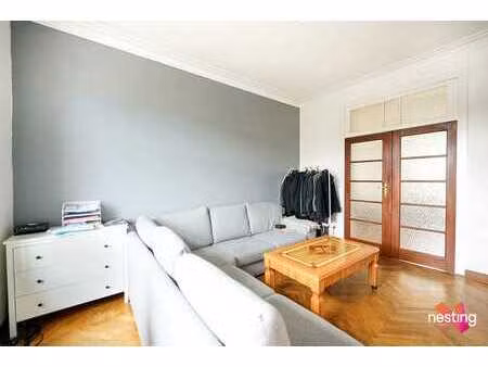 charmant appartement avec balcon à rénover