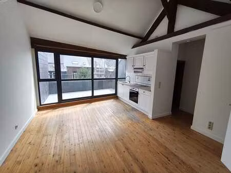 appartement 2ch + terrasse - centre ville de chimay