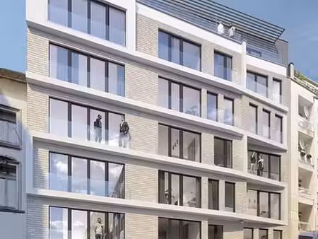 commerce de 370 m² avec double façade de 13 m à vendre