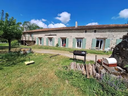 grande maison de campagne avec maison d'amis