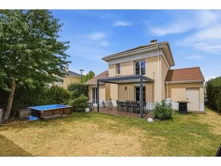maison 3 chambre dont une au rdc  garage  jardin