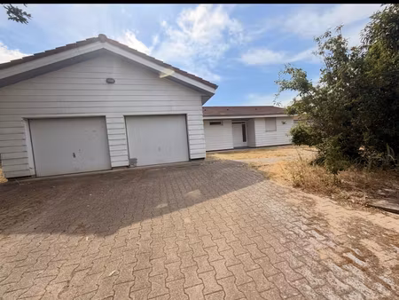 maison 5 pièces 140 m² à louer les martres-de-veyre 63730 ? | era immobilier