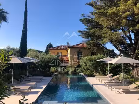 appartement avec vue sur la mer dans une demeure historique à gassin