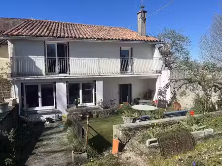 vente maison 6 pièces 164 m² à bors de montmoreau (16190)  149 000 €