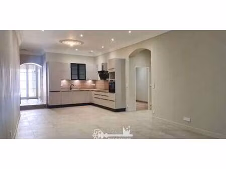 appartement avec terrasse uzès (30)