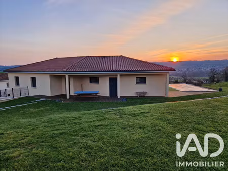 vente maison 5 pièces 140 m² saint-étienne-de-maurs (15600)
