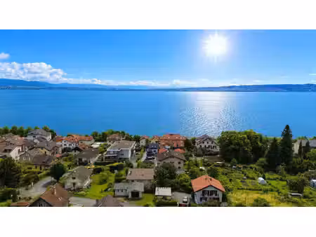 spacieux terrain constructible au calme  vue lac !
