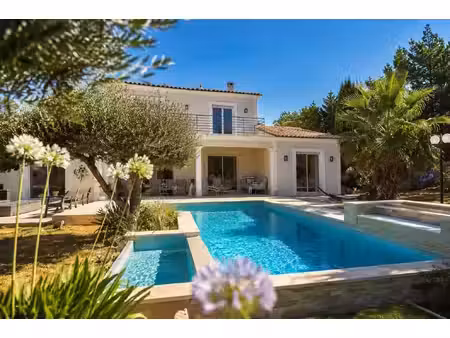 élégante villa contemporaine au calme  entre mer et arrière-pays
