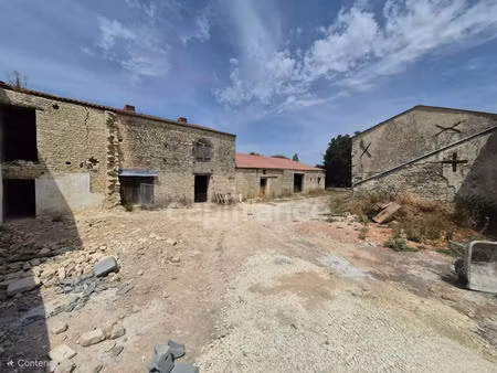 maison à vendre puyravault 4 pièce(s) 165m2 99 000€