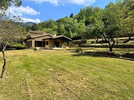 belle propriété arborée
