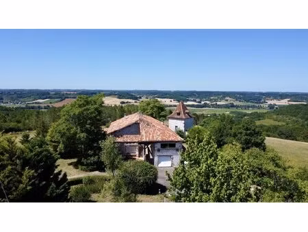 propriété de caractère avec gîte sur plus de 6 hectares