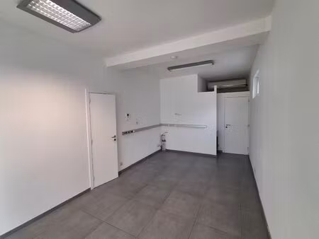 surface commerciale à vendre à avenue émile herman 150 fayt-lez-manage (rwc43036)