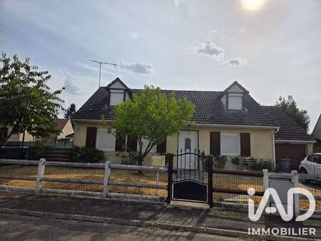 maison traditionnelle à châtenay-sur-seine (77126)