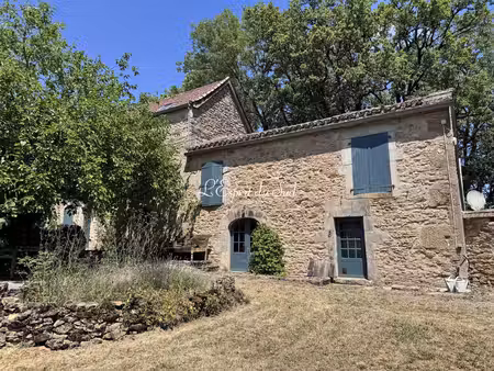 jolie maison en pierre avec très belles vues