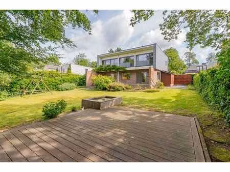 villa rénovée avec jardin ensoleillé à alsemberg