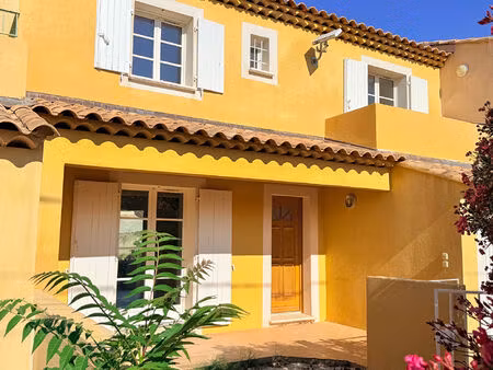 maison bouchet - 4 pièces - 93m² avec garage  parking privé et cour