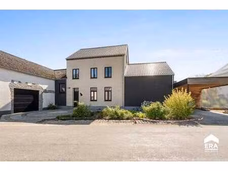 villa rénovée avec garage et carport à gingelom