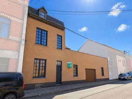 magnifique maison 4 chambres  garage de 3 places et atelier