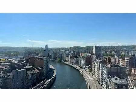 appartement 2ch. avec vue imprenable sur la meuse.