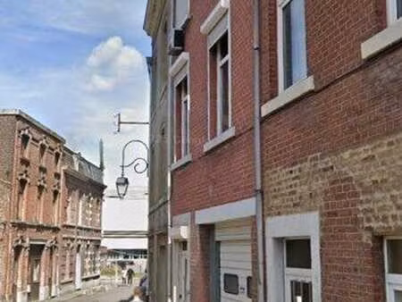 maison d'habitation avec garage (proche du centre ville)