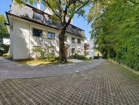 appartement 1 chambre -piscine intérieure- 1 parking.