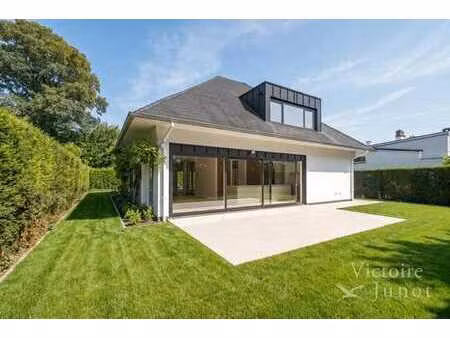 uccle – fort jaco | magnifique villa entièrement rénovée dan