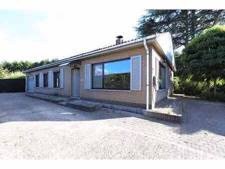 charmante gelijkvloerse open bebouwing met 3 slaapkamers ...