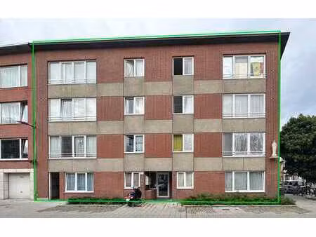 prachtig opbrengsteigendom met 8 éénslaapkamerappartement...