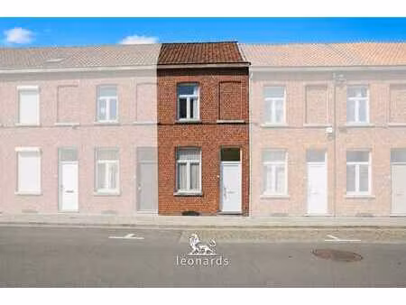 maison de départ à rénover avec cour à courtrai.