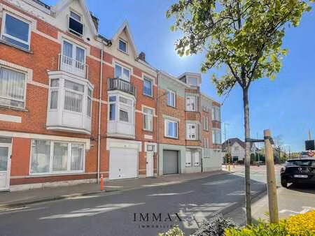 maison à rénover avec garage intégré  située à proximité du