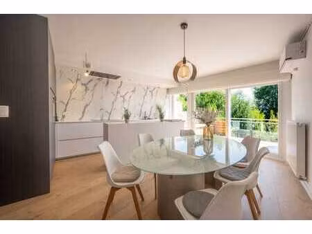 maison récente (2023) situé dans le vieux knokke.