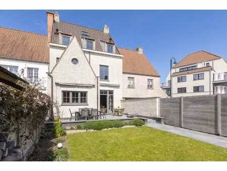 spacieuse maison avec 4 chambres à vendre à heulebrug!