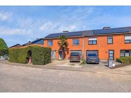 maison semi détaché dans un quartier prisé