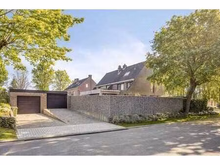 spacieuse maison mitoyenne à vendre à kruibeke