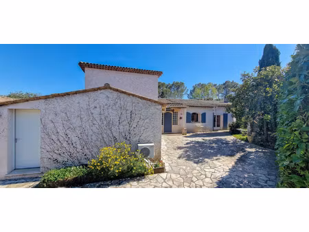 maison traditionnelle à vendre à peymeinade