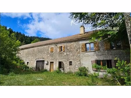 ancienne ferme à rénover 450 m² de potentiel sur 6 5 hectares