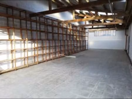 garage à louer à court-saint-étienne