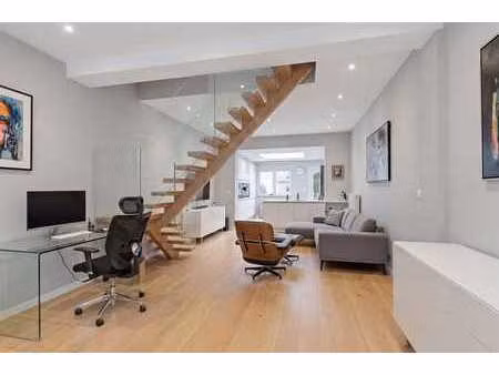 maison de ville étonnamment spacieuse au cœur de ninove