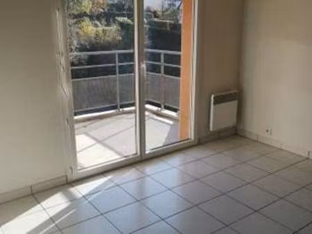 location appartement 3 pièces à fougères (35300) : à louer 3 pièces / 53m² fougères