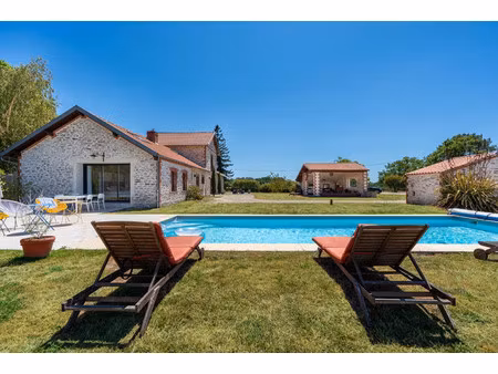 château à vendre dans le quartier la grand noé