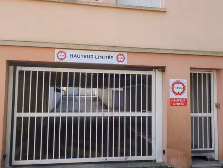 vends garage sécurisé quartier locmaria