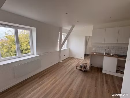 appartement t2 rénové à neuf - 35 m² - face gare pérenchies