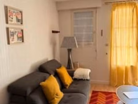 appartement meublé 43 m² – ascenseur – tout confort - hyper centre saumur / place saint-pi