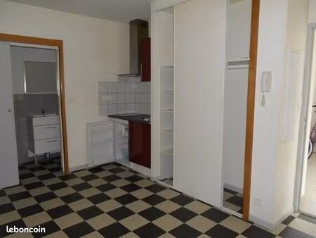 studio 200 m de la fac