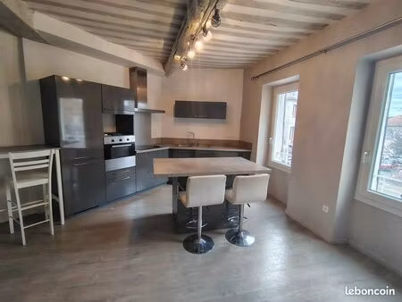 à louer superbe appartement rénové à sarrians