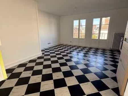 studio 1 pièce 25 m²