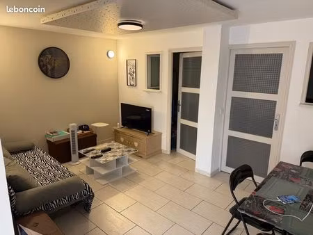 appartement 3 pièces rénové – cabannes centre – climatisation –