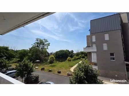 appartement récent à louer