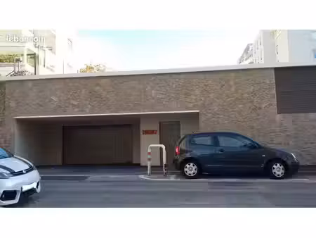 rare : idéal véhicule elect. box 13 m2 résidence sécurisée marseille 6ème 48000
