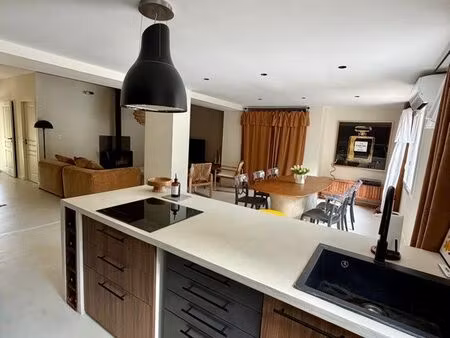 maison avec piscine - terrain 1 300 m² - les rampauds - mimet